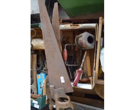 BOX CONTAINING VARIOUS TOOLS TOGETHER WITH VINTAGE BOAT LAMP