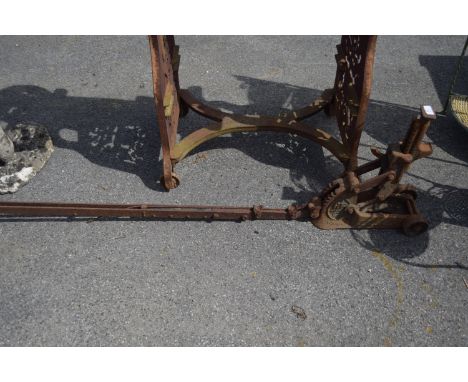 VINTAGE JACK, THE H F UNIVERSAL CAR JACK
