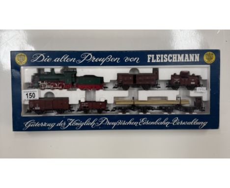 A boxed Fleischmann HO 4883 train set