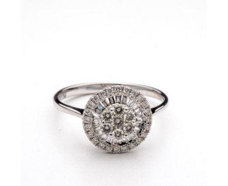 Diamantring 750-er Weißgold, ca. 2,1 g. Zarter Rosetten-Ring mit Brillanten und Diamant-Baguettes, zus. ca. 0,47 ct. I-J/SI. 