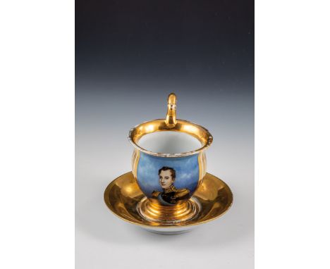 Portraittasse mit Untertasse ''Großfürst Nikolai'' Russland, St. Petersburg, Manufaktur Batenin, um 1820 Porzellan. Tasse und