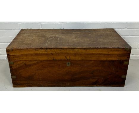 A 19TH CENTURY OAK BRASS BOUND CAMPAIGN TRUNK 98cm x 46cm x 38cm 