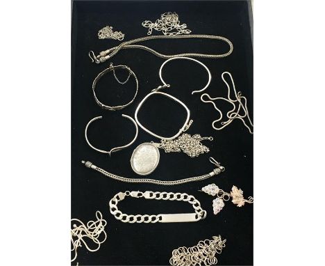 Selection of Vintage and Later Silver Jewellery