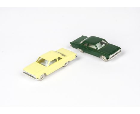 Tri-ang Minix 00 Gauge loose RC two models in dark green and light yellow, VG (2) 