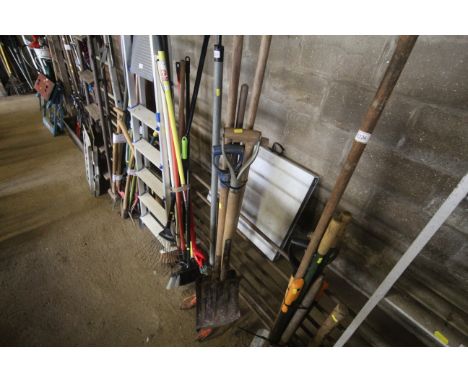 A quantity of gardening tools to include digging fork, spade, hand cultivator etc.