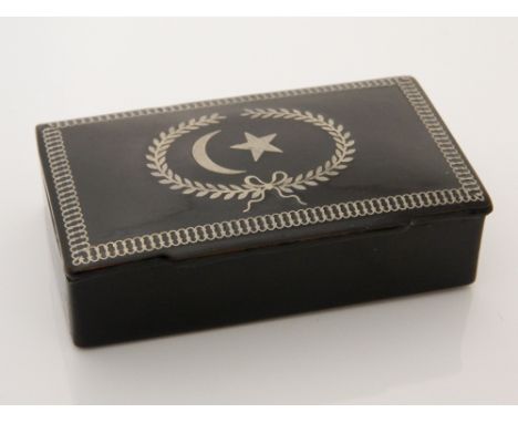 A large 19th century papier mache snuff box