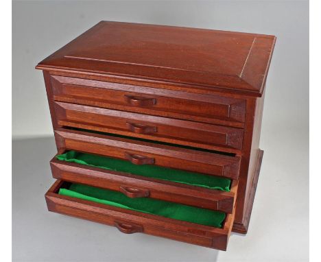 ** Table top coin / collectors cabinet, with five drawers. UK Postage: This item is for collection only