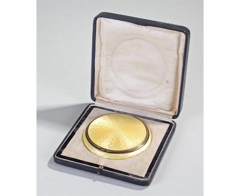 Silver and yellow guilloche enamel compact. The circular wide box with silver 935 marked body, conforming yellow enamel base,