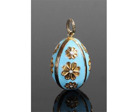 9 carat gold and enamel pendant in the form of an egg with blue enamel and flower decoration, 24mm high