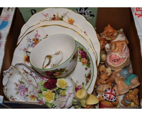 Ceramics - Four Royal Crown Derby Posies pattern dinner plates, trinket trays, Pendelfin figures, etc.