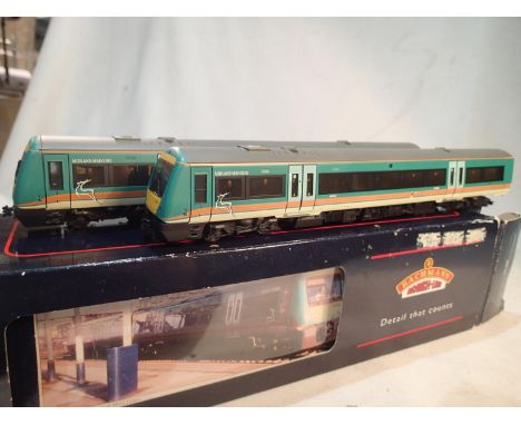Bachmann OO gauge 32-450, class 170/1, Turbostar 2 car DMU, Midland Mainline livery, excellent condition, no paperwork, box w