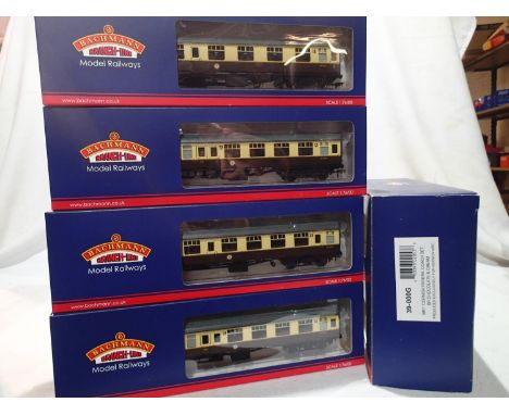 Bachmann OO gauge 39-000G, Cornish Riviera four coach pack of chocolate/cream MKI coaches, Kernow Model Rail exclusive, near 