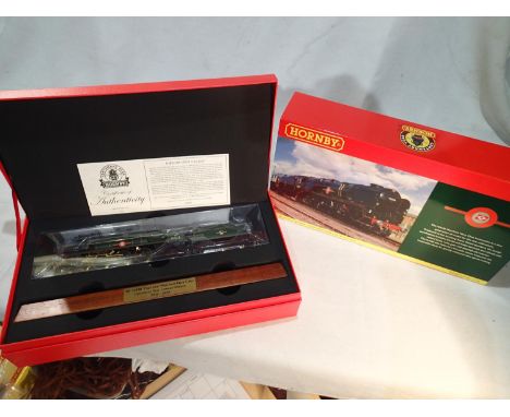Hornby R3824, Clan Line, 35028, Centenary Year limited edition 88/1000, 18ct gold plated parts, with display plinth, near min