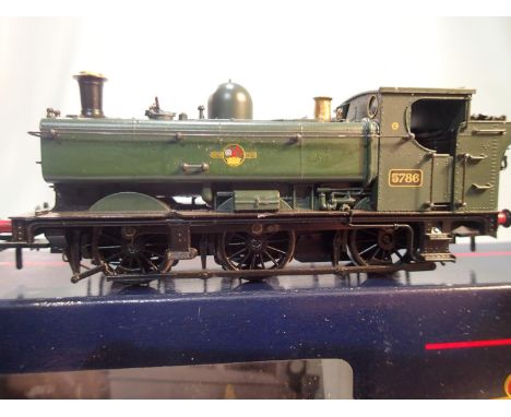 Bachmann OO gauge 32-210 class 5700, Pannier tank 5786, green, late crest, was G.W.R green, very good to excellent condition,