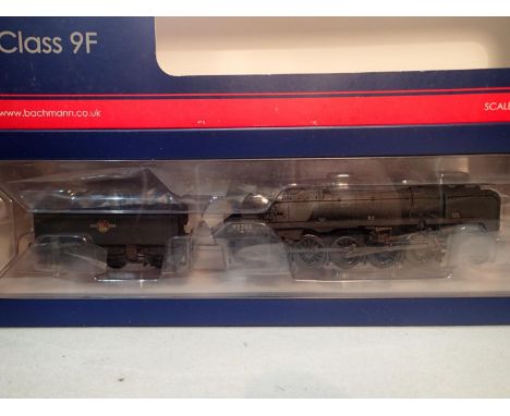 OO gauge Bachmann 32-859, class 9F, black, late crest, 92233, weathered, near mint, boxed. UK P&amp;P Group 1 (£16+VAT for th