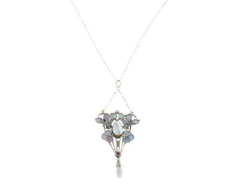  ATTRIBUTED TO HEINRICH LEVINGER JUGENDSTIL PENDANT NECKLACE, CIRCA 1900 silver and plique-à-jour enamel, abalone and pearl, 