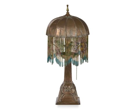  JAMES SMITHIES, WILMSLOW ARTS & CRAFTS TABLE LAMP, CIRCA 1900 repoussé-decorated copper, brass, with adjustable shade with l