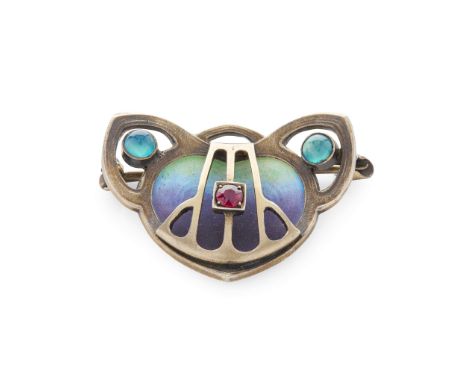  ATTRIBUTED TO THEODOR FAHRNER, PFORZHEIM JUGENSTIL BROOCH, CIRCA 1900 enamel, garnet, dyed green chalcedony, silver, stamped