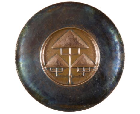  W. J. NEATBY (1860-1910) ARTS & CRAFTS CHARGER, CIRCA 1900 repoussé-decorated copper 50.5cm diameter   