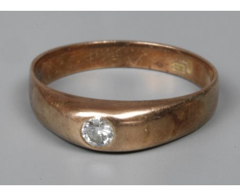 Ring mit Brillant um 1930, Roségold geprüft 585/1000, besetzt mit einem Brillanten von ca. 0,1 ct, Tragespuren, RW 18 mm, G c