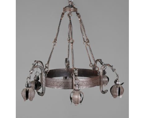 Deckenlampe deutsch, um 1900, in der Art von Hugo Berger Schmalkalden, Schmiedeeisen genietet, an sechs Gliederketten abgehän