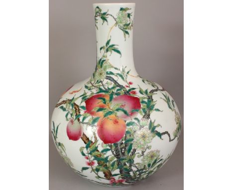 A FINE QUALITY EARLY 20TH CENTURY CHINESE FAMILLE ROSE NINE PEACH PORCELAIN BOTTLE VASE, well painted with bats in flight ami