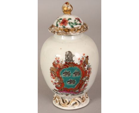 A GOOD 18TH CENTURY CHINESE QIANLONG PERIOD ARMORIAL PORCELAIN TEA CADDY & COVER, painted in good detail with two coats of ar
