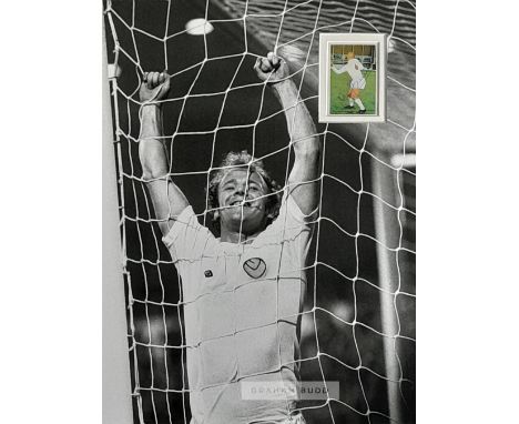 Billy Bremner Leeds United captain signed and mounted collectors football FKS sticker within an iconic image of Billy celebra