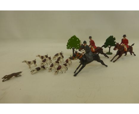 A small quantity of lead hunting figures, in good condition.