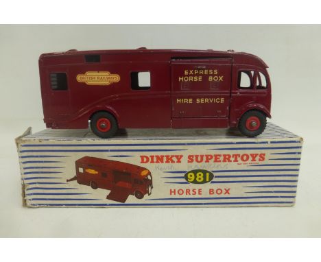 DINKY SUPERTOYS - Horse Box, no. 981, in excellent condition, with very minor chipping, striped box fair/good.