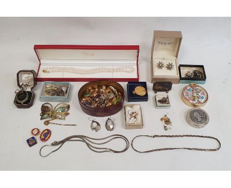 Quantity of assorted costume earrings, a simulated pearl necklace, etc (1 box)