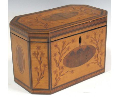 A George III inlaid tea caddy, 12 x 20 x 11cm