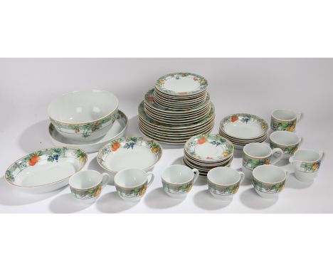 Wedgwood Home Eden pattern part dinner and tea service, consisting of seven dinner plates,  six dessert plates, eight side pl