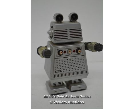 *VINTAGE MR. STARROID STAR COMMAND ROBOT AM RADIO, 1977 [LQD208]