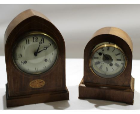 Edwardian lancet shaped inlaid mahogany mantel clock^ circular face with Arabic chapter ring^ inlaid with stringing and oval 