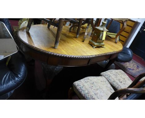 A Georgian style mahogany extending dining table, with extra leaf and winding key, H.72 W.178 D.100cm 