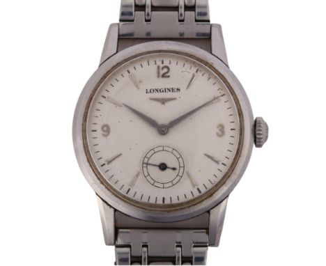LONGINES - a Vintage stainless steel mechanical bracelet watch, circa 1960s, silvered dial with applied quarterly Arabic and 
