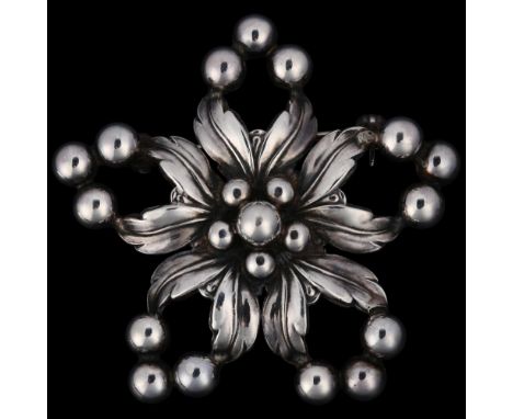 NIELS ERIK FROM - an Art Nouveau Danish sterling silver flowerhead brooch, 42.2mm, 8.6gNo damage or repair, only light surfac