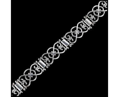 HANS JENSEN - an Art Nouveau Danish silver openwork heart panel bracelet, 19cm, 19.1gNo damage or repair, only light surface 