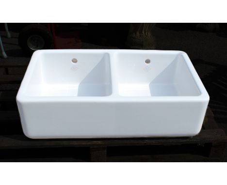 A white ceramic Belfast-style double sink - 'Shaw's Classic', new and unused. (LWH 79.5 x 47 x 23 cm)