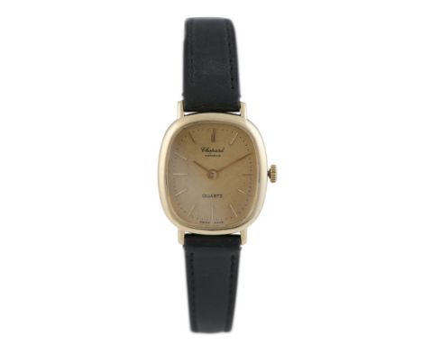 AN 18K LADY'S QUARTZ WRISTWATCH BY CHOPARD, 6-jewels quartz movement, champagne dial with baton hour markers, polished hands,