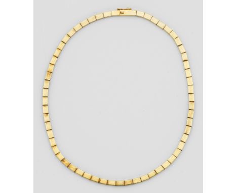 Collier Gelbgold, gest. 585. Moderne Kette mit gereihten, rechteckigen Gliedern. Korrespondierende Steckschließe. L. ca. 43 c