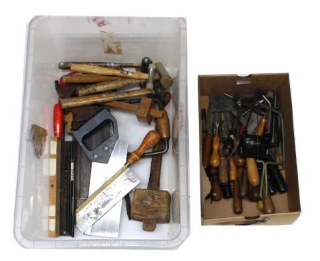 Quantity of various mainly old wooden handled tools,&nbsp;including hammers,&nbsp;saws and chisels etc. 