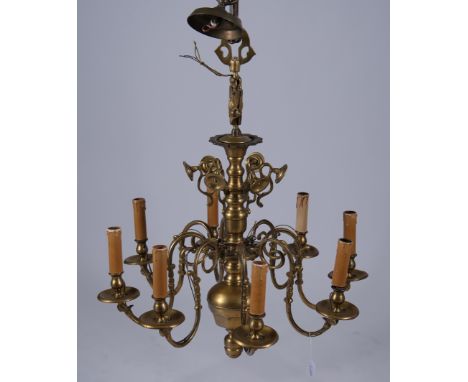 Flämischer Deckenleuchter, 17. Jh. oder später, Bronze, balusterförmiger Korpus mit bekrönendem Doppeladler, achtflammig, ele