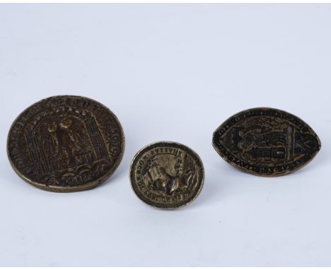 Konvolut 3 Siegelstempel, wohl 18./19. Jh., Bronze, verschiedene Formen und Motive, 3.5 x 3.8 cm, 6 x 4 cm, ø 6.5 cm