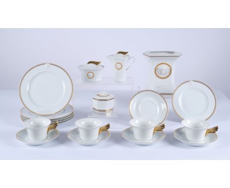 Teeservice, "Médaillon Méandre d'Or", 19-tlg., Rosenthal, Dekor von Gianni Versace (1946-1997), Form Ikarus von Paul Wunderli