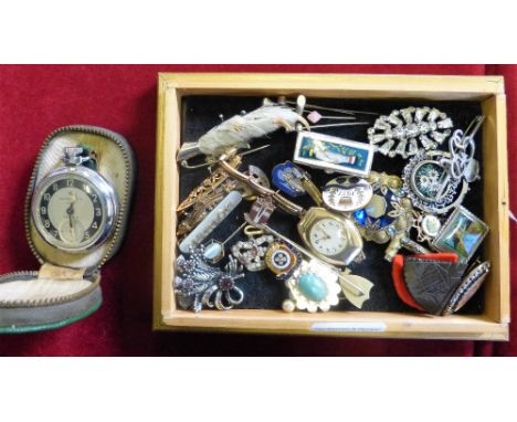 Two Edwardian rose gold panel brooches, an electroplated and enamel box with clasped hand and various costume jewellery. 