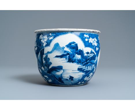 Full title: A Chinese blue and white jardiniere, KangxiDescription:Dia.: 22,5 cm - H.: 18 cmThe absence of a condition report