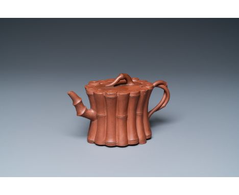 Full title: A Chinese Yixing stoneware 'bamboo' teapot and cover, KangxiDescription:L.: 16 cm - H.: 8,5 cmThe absence of a co