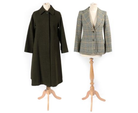 Burberrys Lady's Moss Green Wool Coat, with concealed button fastenings, slit pockets and bracelet length sleeves, the revers